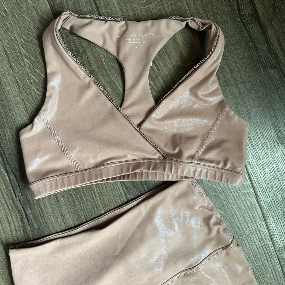 Beyond Yoga Dusty Rose High-Waist Leggings & Sports Bra Set